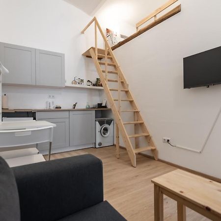 Ferienwohnung Klein, Aber Fein In Zentraler Ruhelage Wien Exterior foto